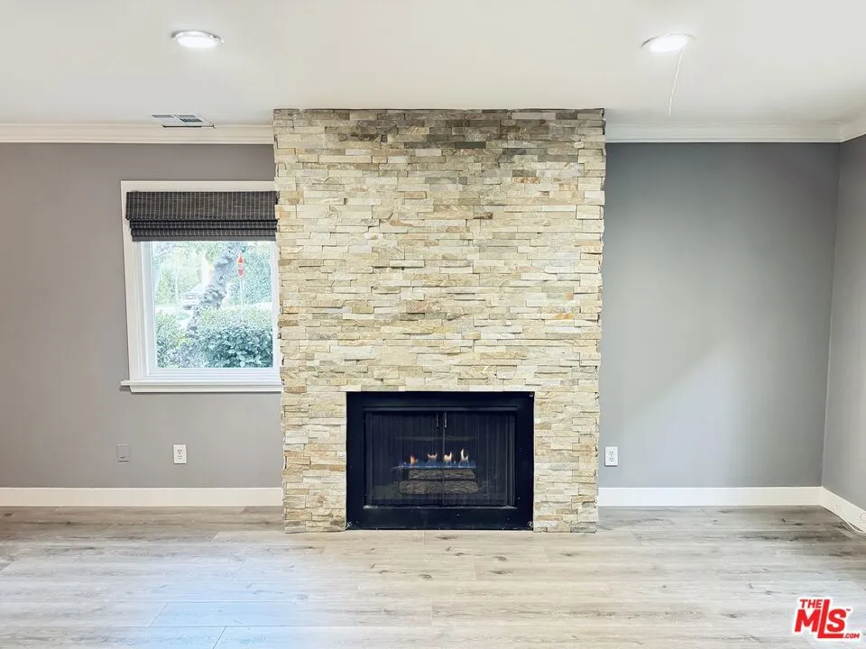 4443 Saugus Avenue #1 Sherman Oaks, CA 91403