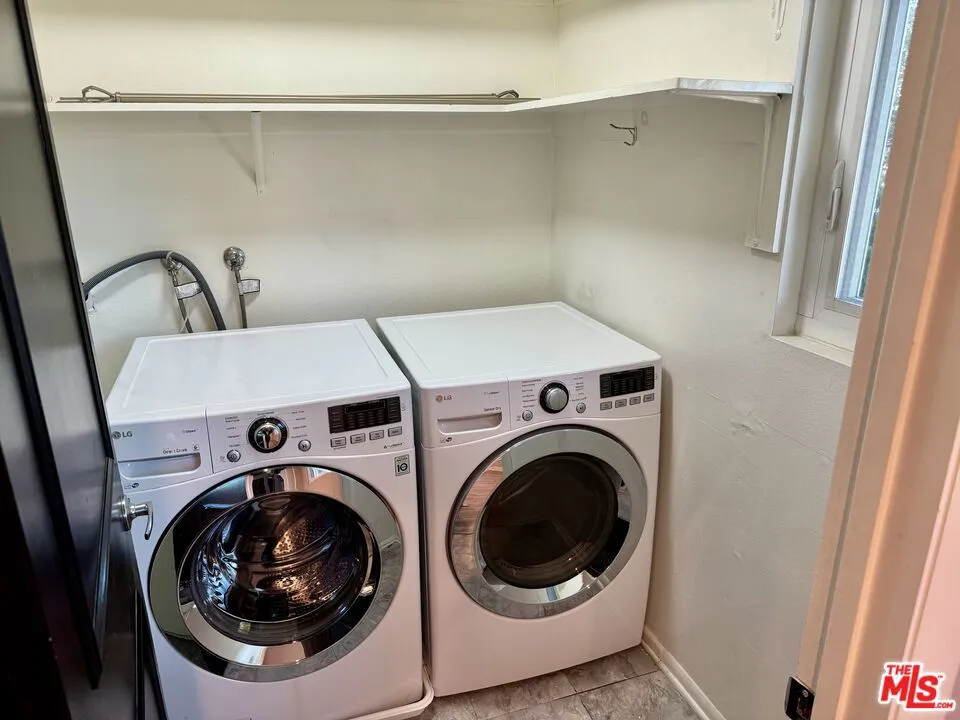 4443 Saugus Avenue #1 Sherman Oaks, CA 91403