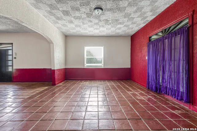 9602 County Road 5723 Castroville, TX 78009