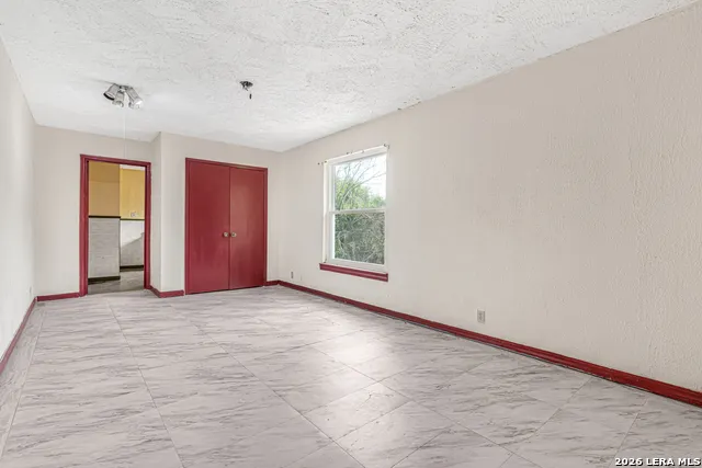 9602 County Road 5723 Castroville, TX 78009