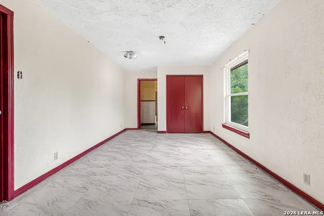 9602 County Road 5723 Castroville, TX 78009