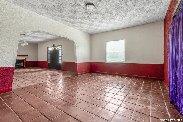 9602 County Road 5723 Castroville, TX 78009