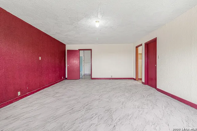 9602 County Road 5723 Castroville, TX 78009