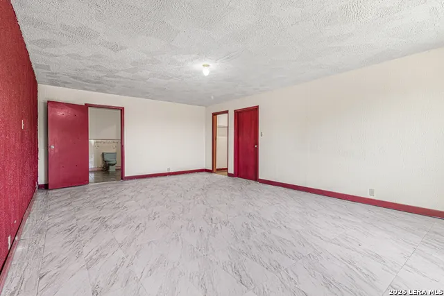 9602 County Road 5723 Castroville, TX 78009