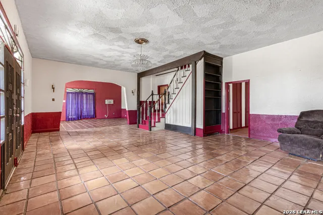 9602 County Road 5723 Castroville, TX 78009