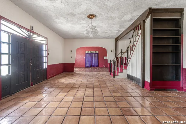 9602 County Road 5723 Castroville, TX 78009
