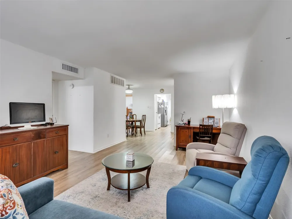 3100 Jeanetta Street #905 Houston, TX 77063