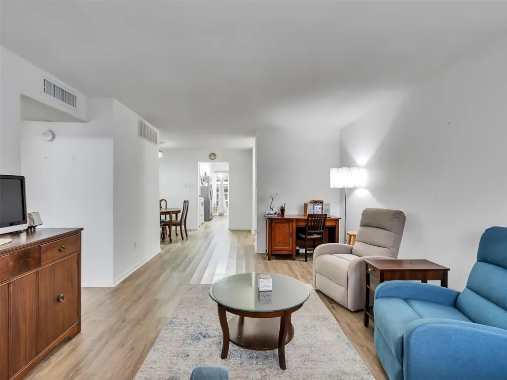 3100 Jeanetta Street #905 Houston, TX 77063