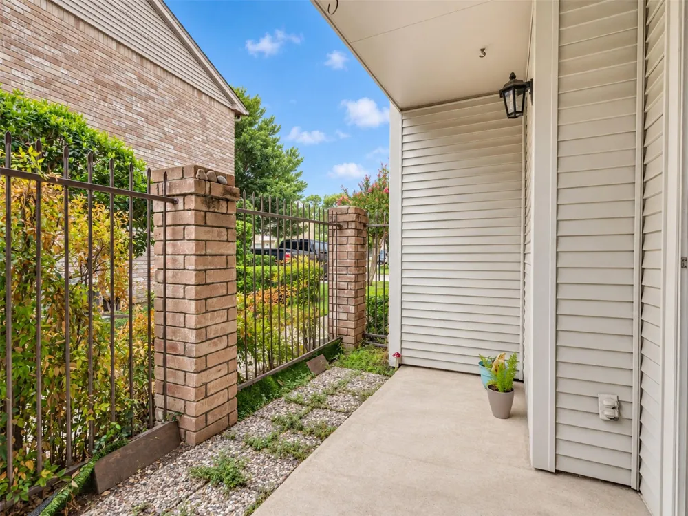 3100 Jeanetta Street #905 Houston, TX 77063