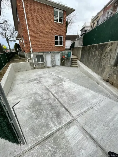 33-08 Francia Lewis Boulevard