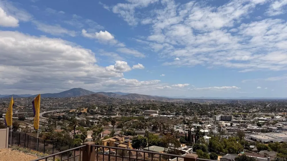 7795 La Mesa Summit Dr La Mesa, CA 91941