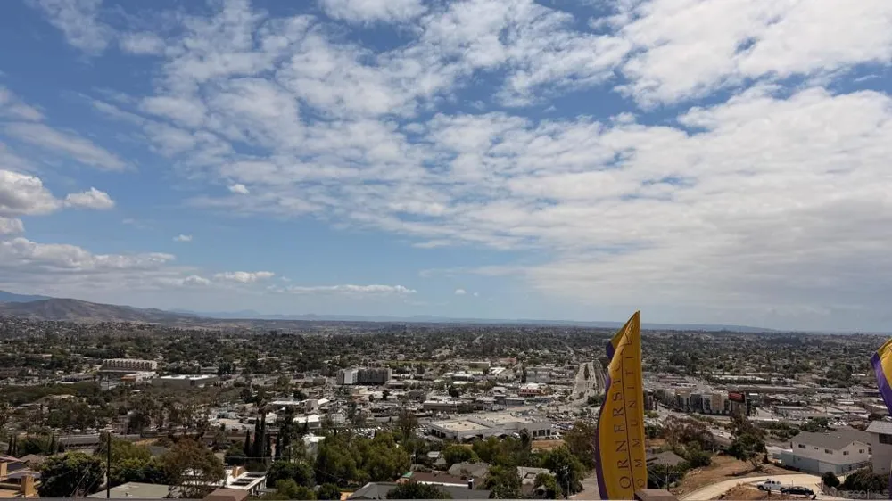 7795 La Mesa Summit Dr La Mesa, CA 91941