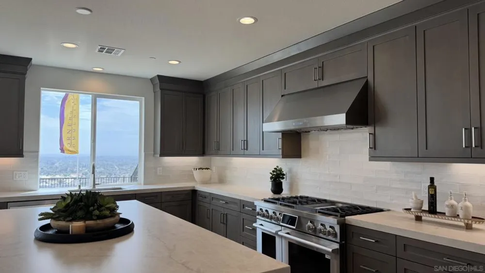 7795 La Mesa Summit Dr La Mesa, CA 91941
