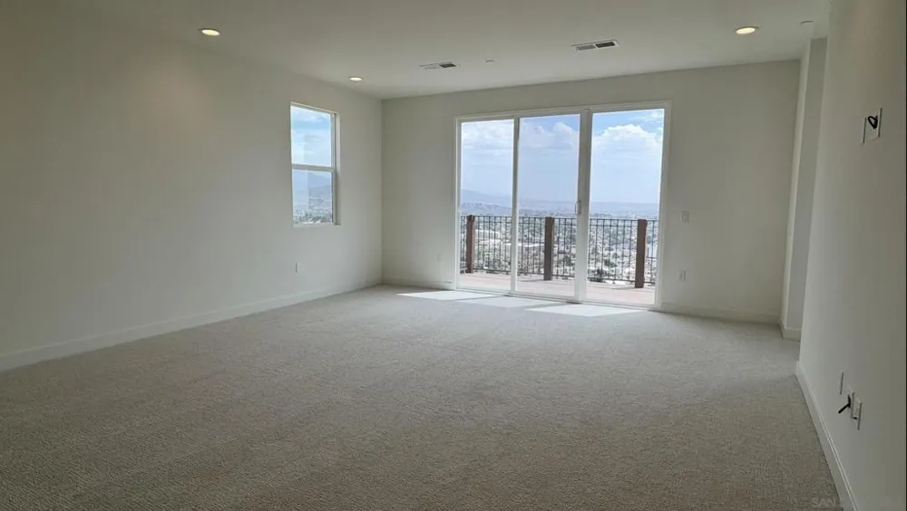 7795 La Mesa Summit Dr La Mesa, CA 91941