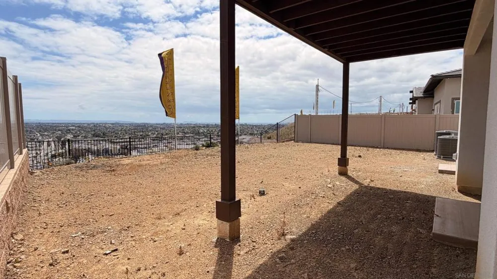 7795 La Mesa Summit Dr La Mesa, CA 91941