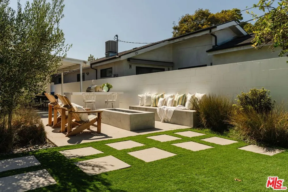 3540 Maplewood Avenue Los Angeles, CA 90066