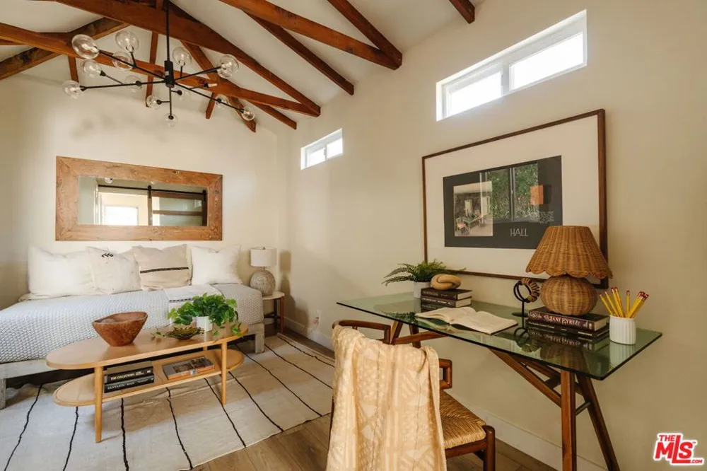 3540 Maplewood Avenue Los Angeles, CA 90066
