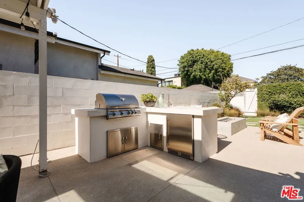 3540 Maplewood Avenue Los Angeles, CA 90066