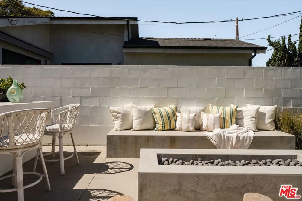 3540 Maplewood Avenue Los Angeles, CA 90066