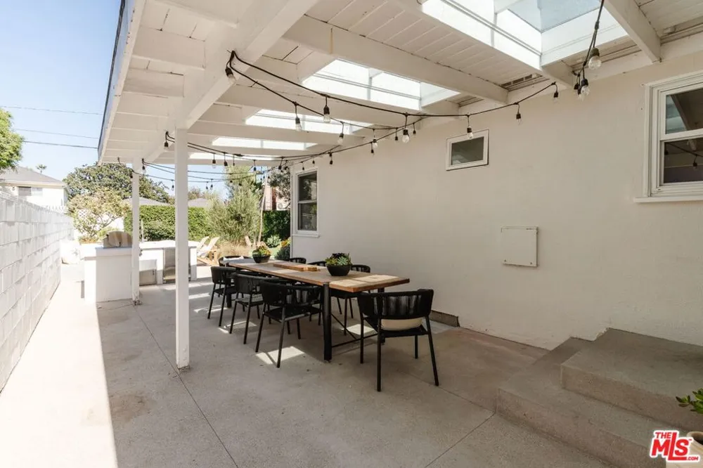 3540 Maplewood Avenue Los Angeles, CA 90066