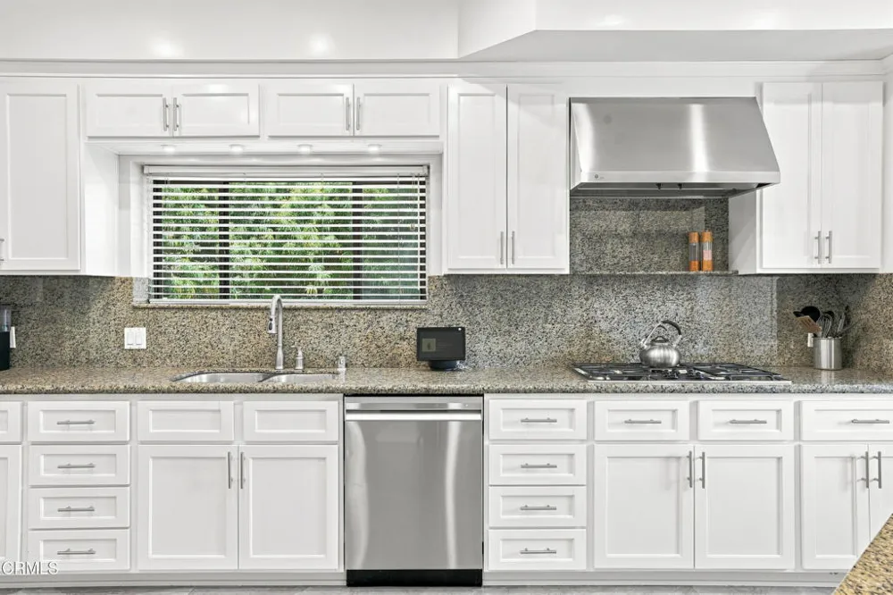 595 Elm Sierra Madre, CA 91024
