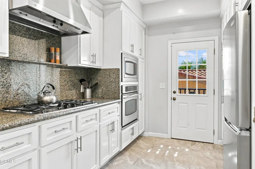 595 Elm Sierra Madre, CA 91024