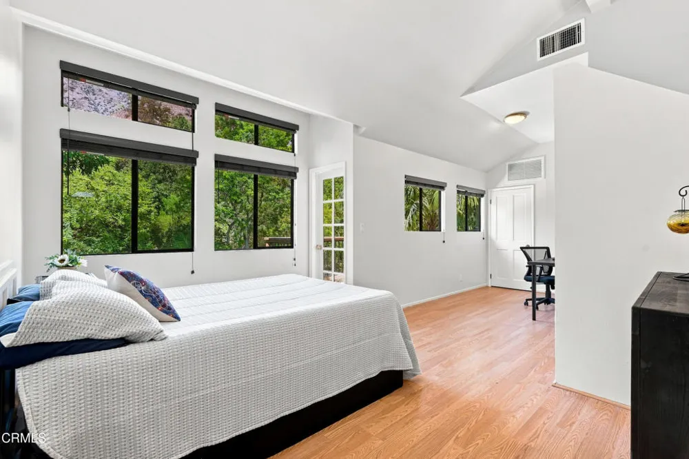 595 Elm Sierra Madre, CA 91024