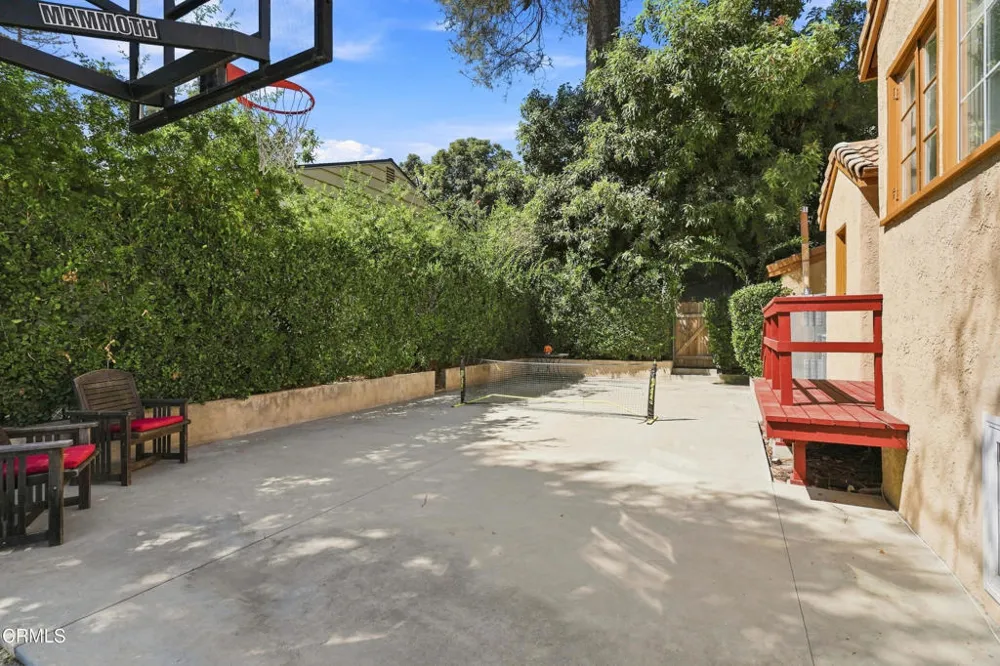 595 Elm Sierra Madre, CA 91024