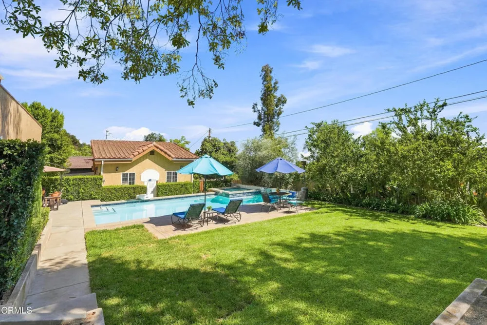 595 Elm Sierra Madre, CA 91024