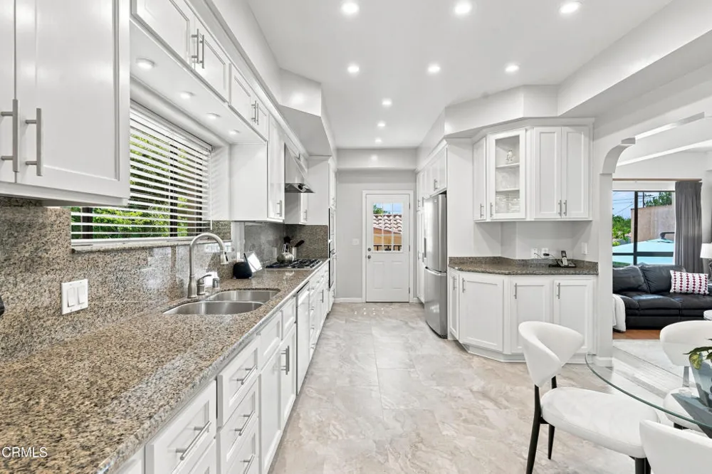 595 Elm Sierra Madre, CA 91024
