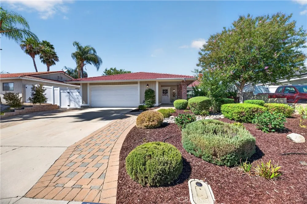 23664 Outrigger Canyon Lake, CA 92587
