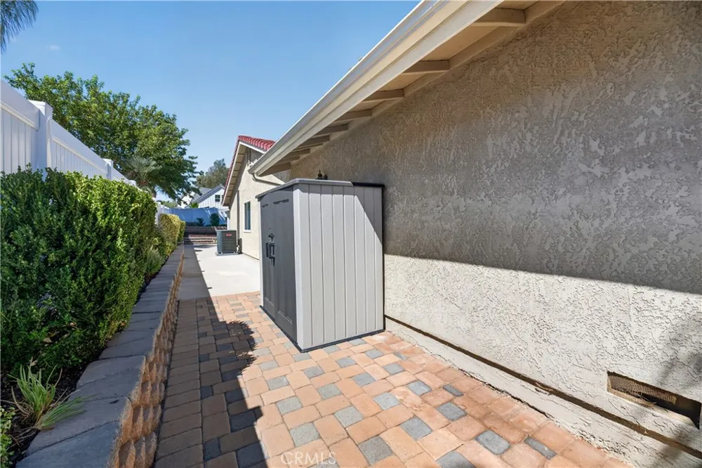 23664 Outrigger Canyon Lake, CA 92587