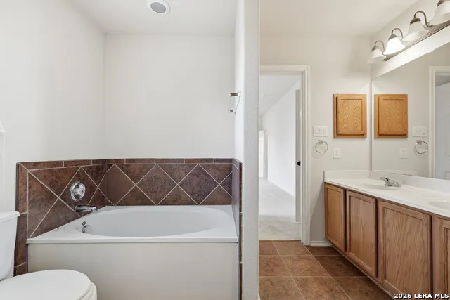 121 SLEEPY TRL Cibolo, TX 78108
