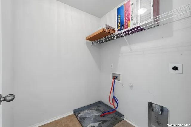 121 SLEEPY TRL Cibolo, TX 78108