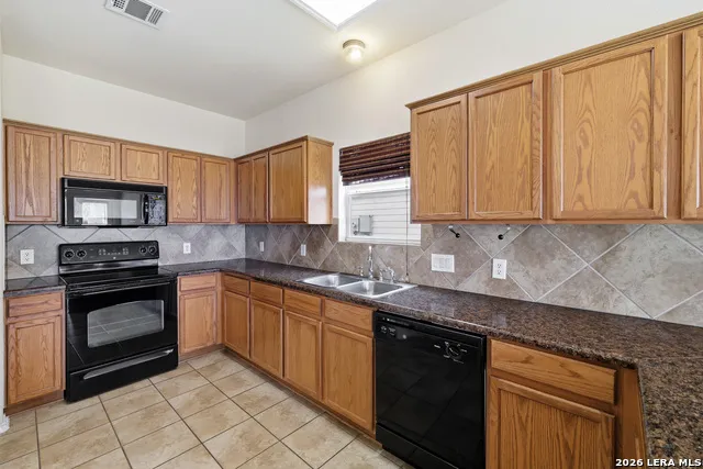 121 SLEEPY TRL Cibolo, TX 78108