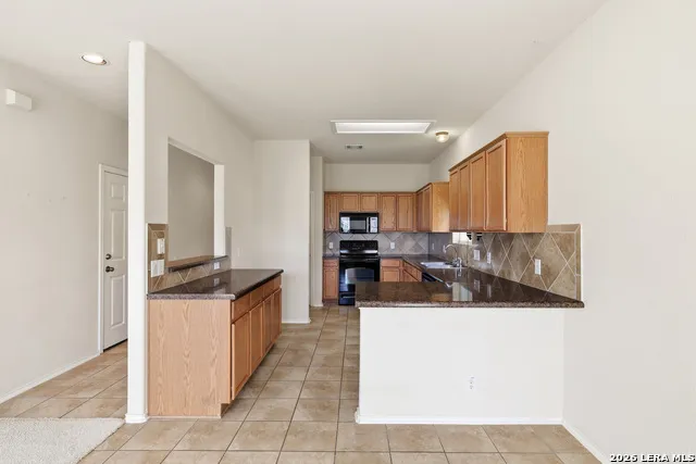 121 SLEEPY TRL Cibolo, TX 78108