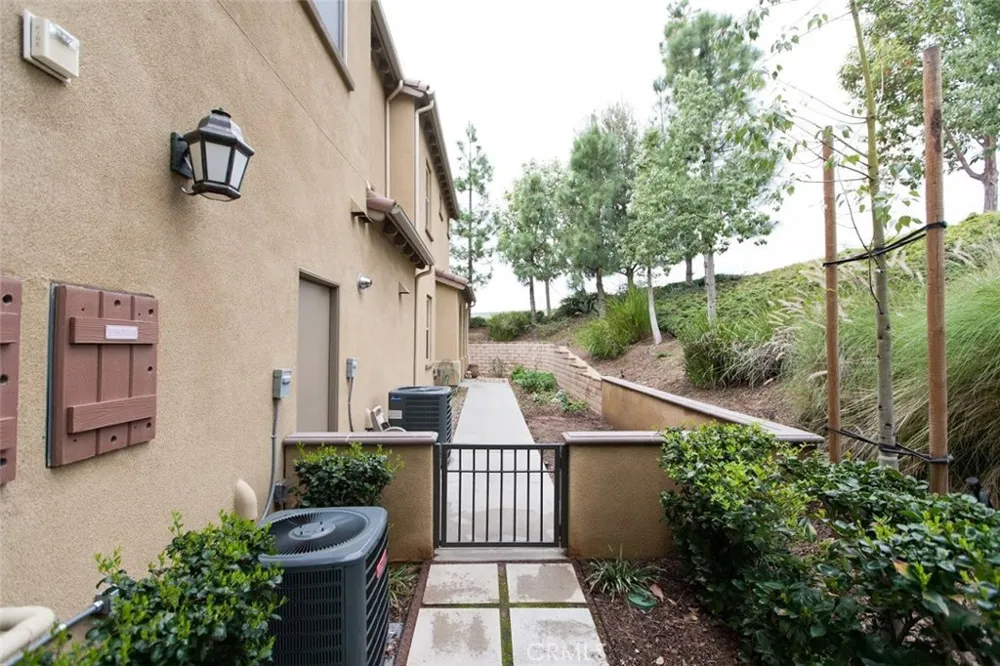 965 Sweetbriar Lane #A Azusa, CA 91702
