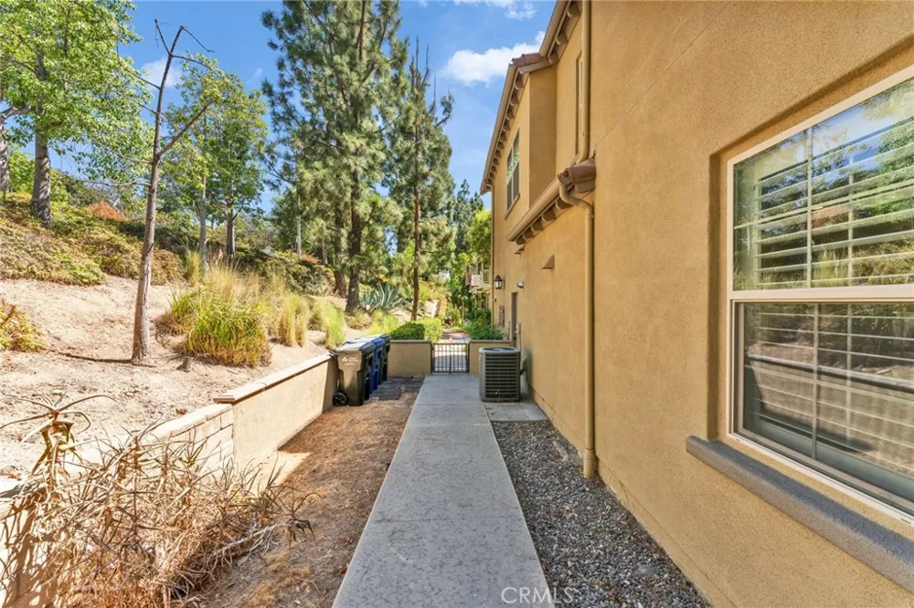 965 Sweetbriar Lane #A Azusa, CA 91702
