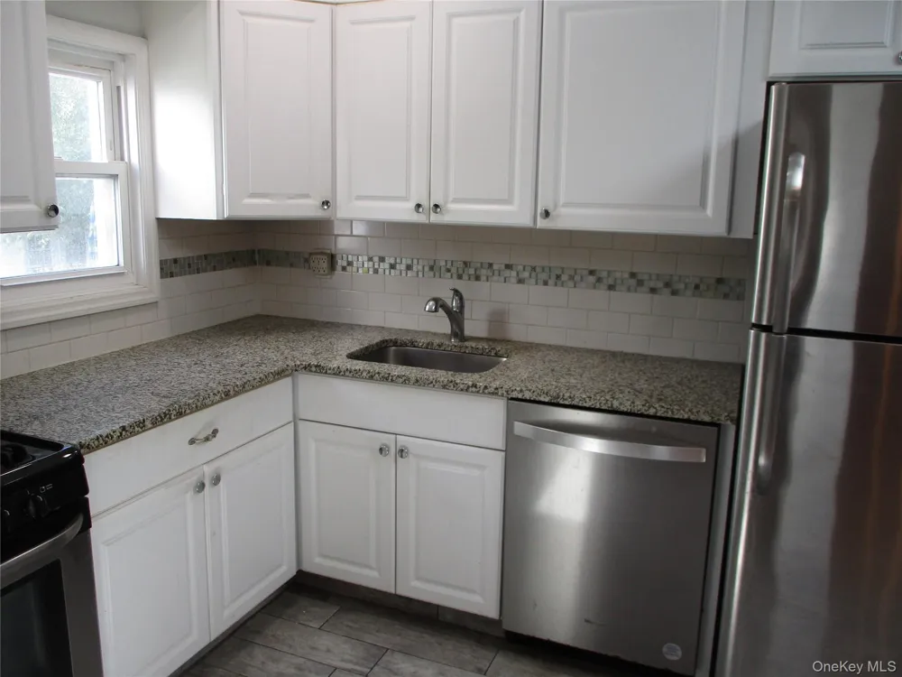 127 Gordon Valley Stream, NY 11581