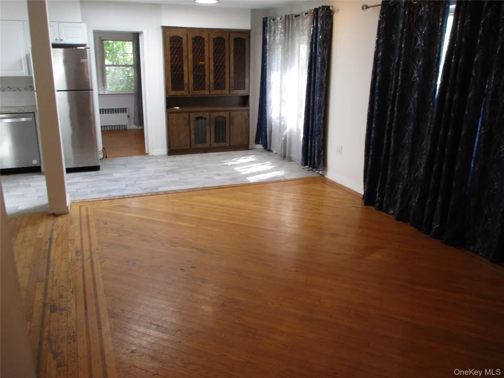 127 Gordon Valley Stream, NY 11581