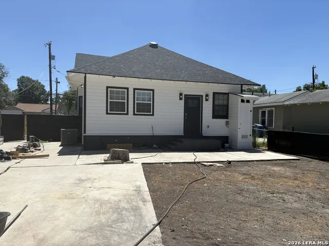 225 Linares San Antonio, TX 78225
