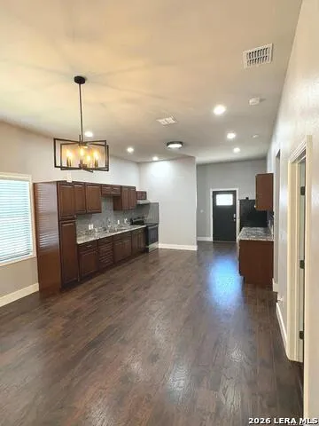 225 Linares San Antonio, TX 78225