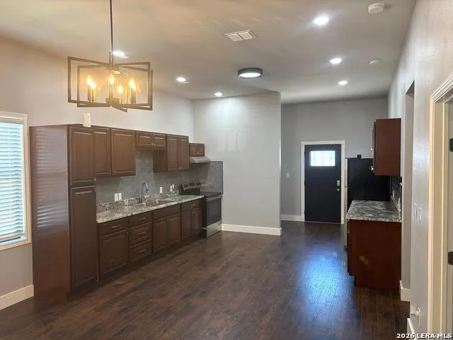 225 Linares San Antonio, TX 78225