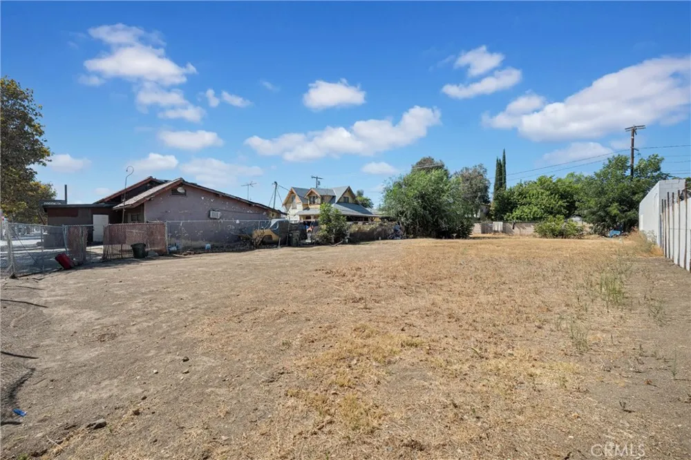 845 W Holt Pomona, CA 91768