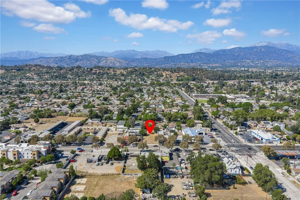 845 W Holt Pomona, CA 91768