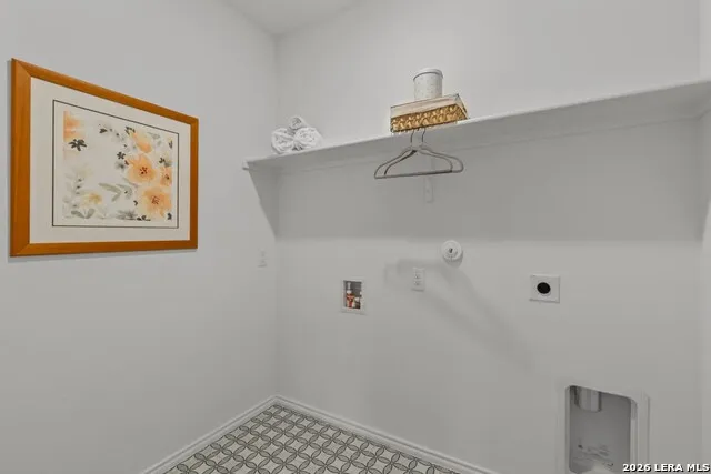 8739 Thyme Meadow Elmendorf, TX 78112