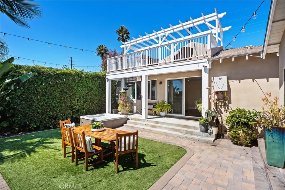526 E Maple El Segundo, CA 90245
