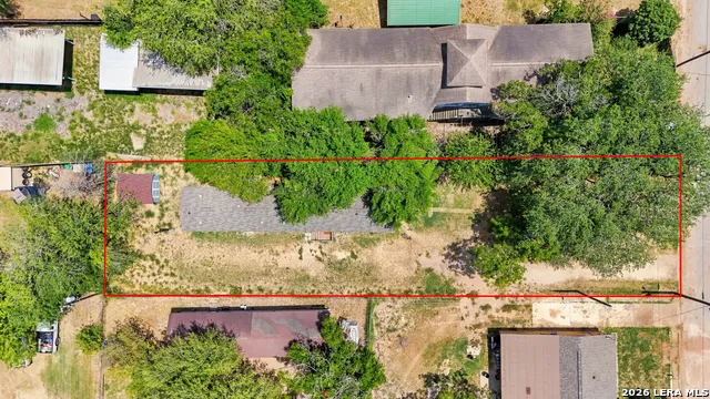 1117 PLUM ST Floresville, TX 78114