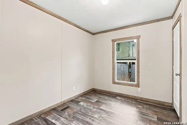 1117 PLUM ST Floresville, TX 78114