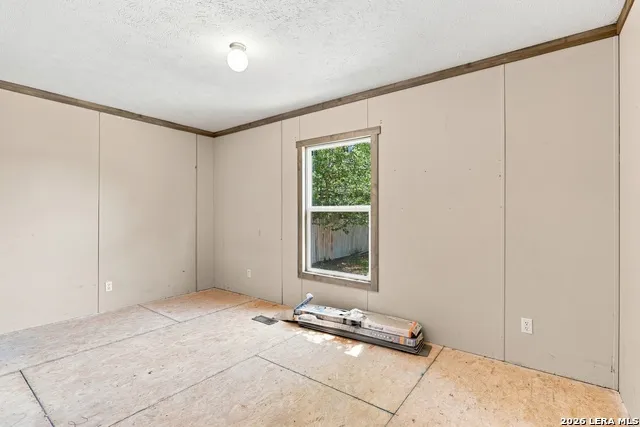 1117 PLUM ST Floresville, TX 78114